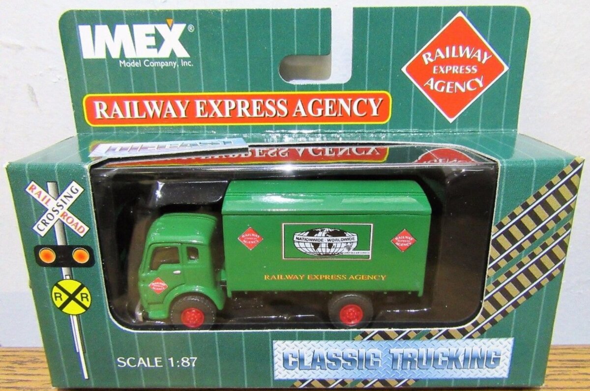 Imex 870027 HO Railway Express Agency International Harvester CO 190 Box Truck