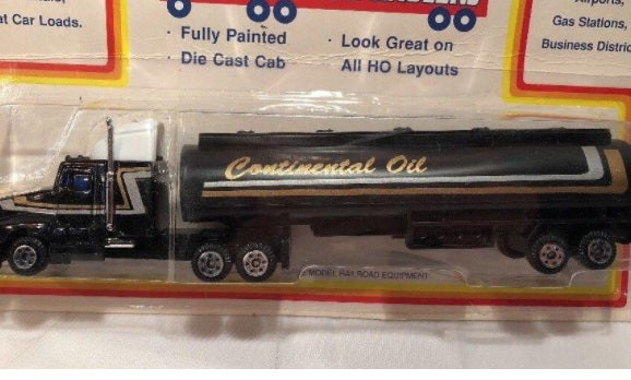 IHC 1722 1:87 Tractor Trailer Continental Oil