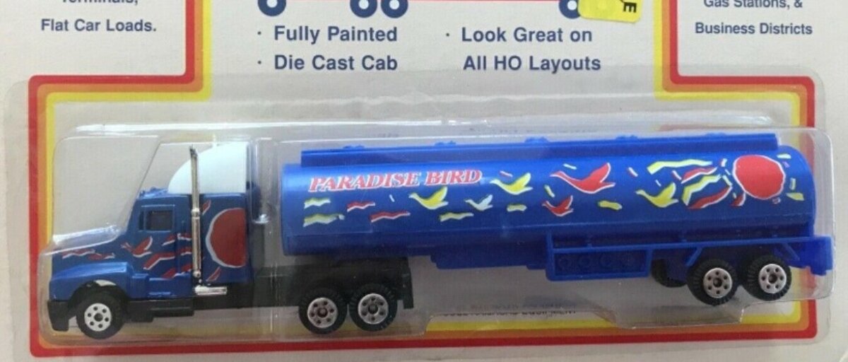 IHC 1723 HO Tractor Trailer Paradise Bird