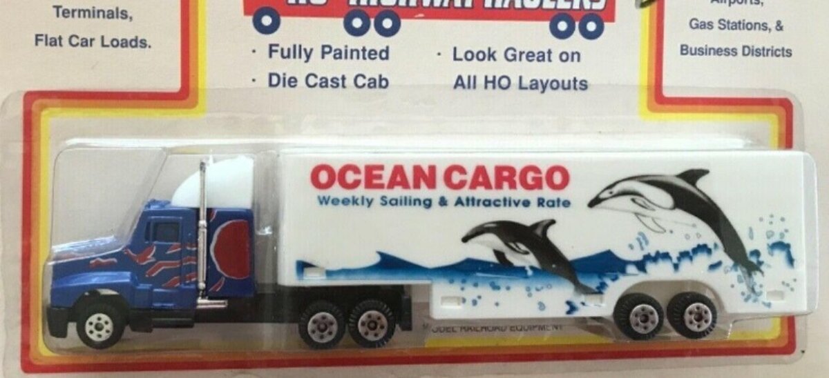 IHC 1728 HO Tractor/Trailer Ocean Cargo