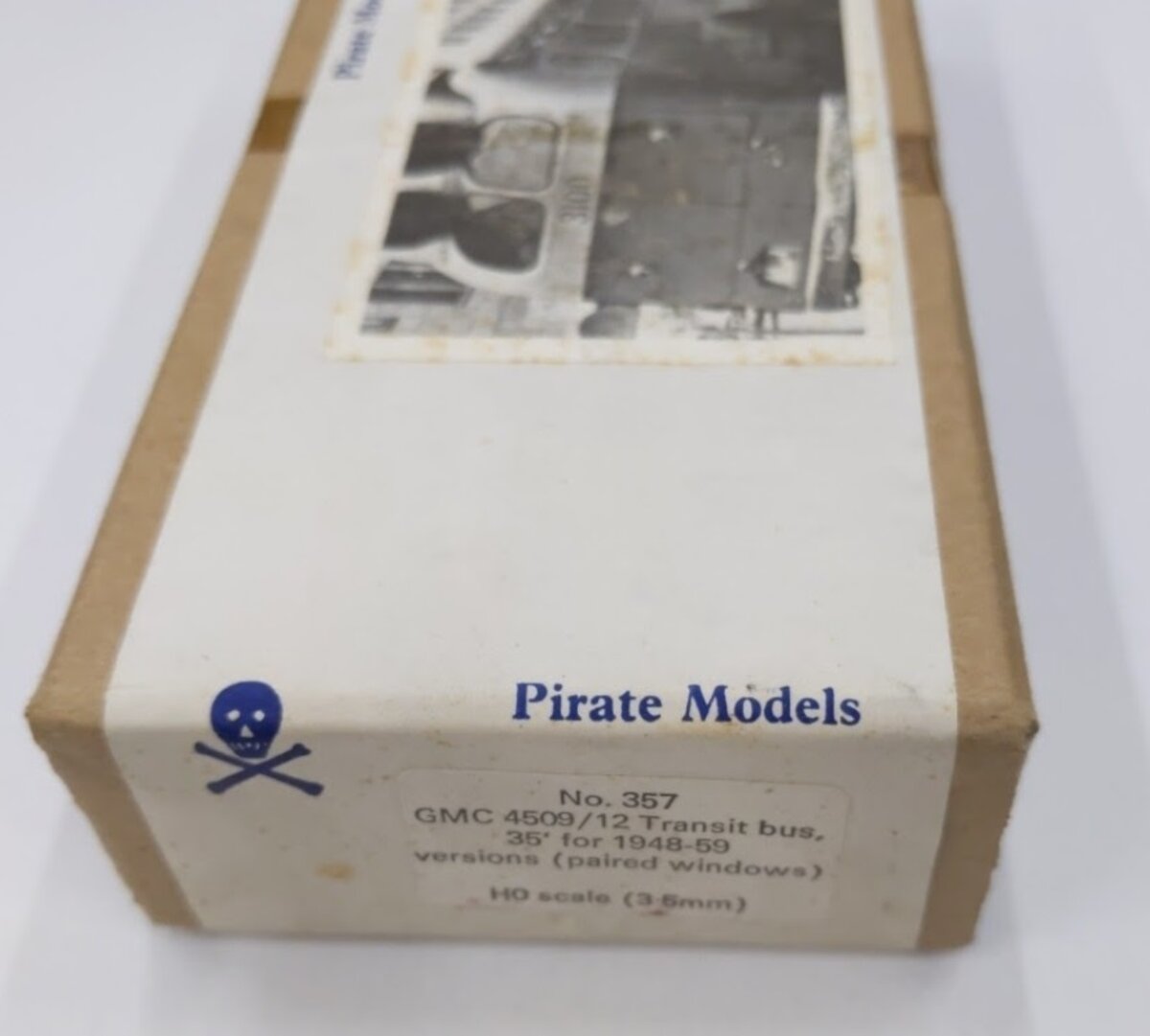 Pirate Models 357 1:87 GMC 4509/12 Transit Bus Kit