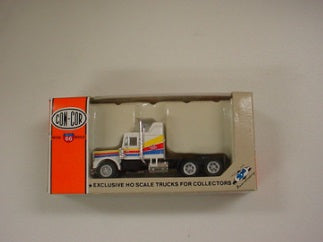 Con-Cor 0001-008145 1:87 Tractor Colonel Barnum Shows Sleeper