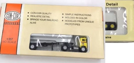 Con-Cor 8399 1:87 40' Piggyback Tractor