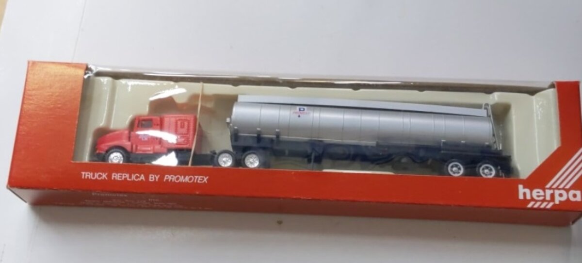 Herpa 6113 HO Kenworth Provost w/ Tank Trailer