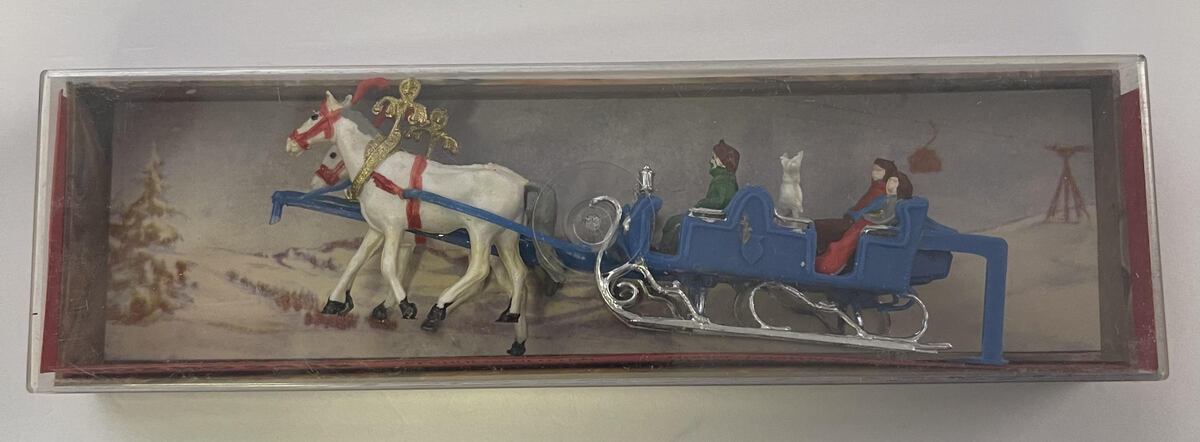 Merten 2419 1:87 Horse Drawn Blue Sleigh Figure Set