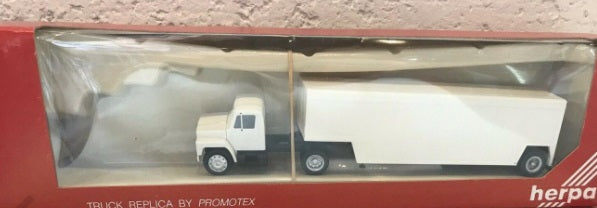 Herpa 6139 HO White International Harvester Beverage Trailer Undecorated