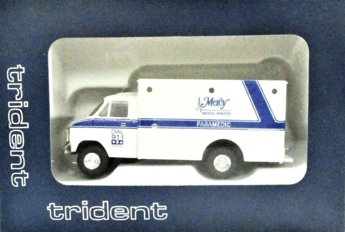 Trident Miniatures 90130 HO Ambulance Mercy Paramedic Chevrolet Van