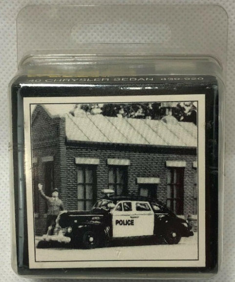 Magnuson Models 439-920 HO 1940’s Chrysler Sedan Unpainted Resin Kit
