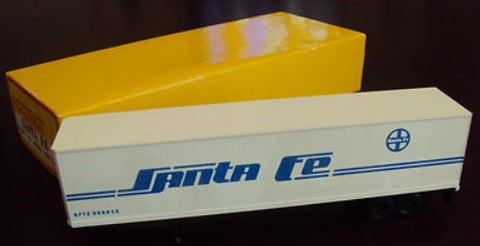 Accurail 1102 HO Santa Fe 45’ Hiway Trailer Kit