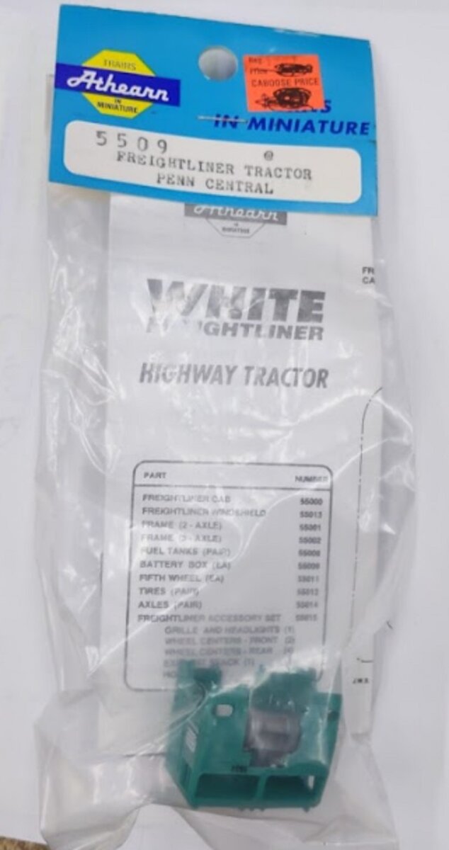 Athearn 5509 HO Frightliner Tractor Penn Central Kit