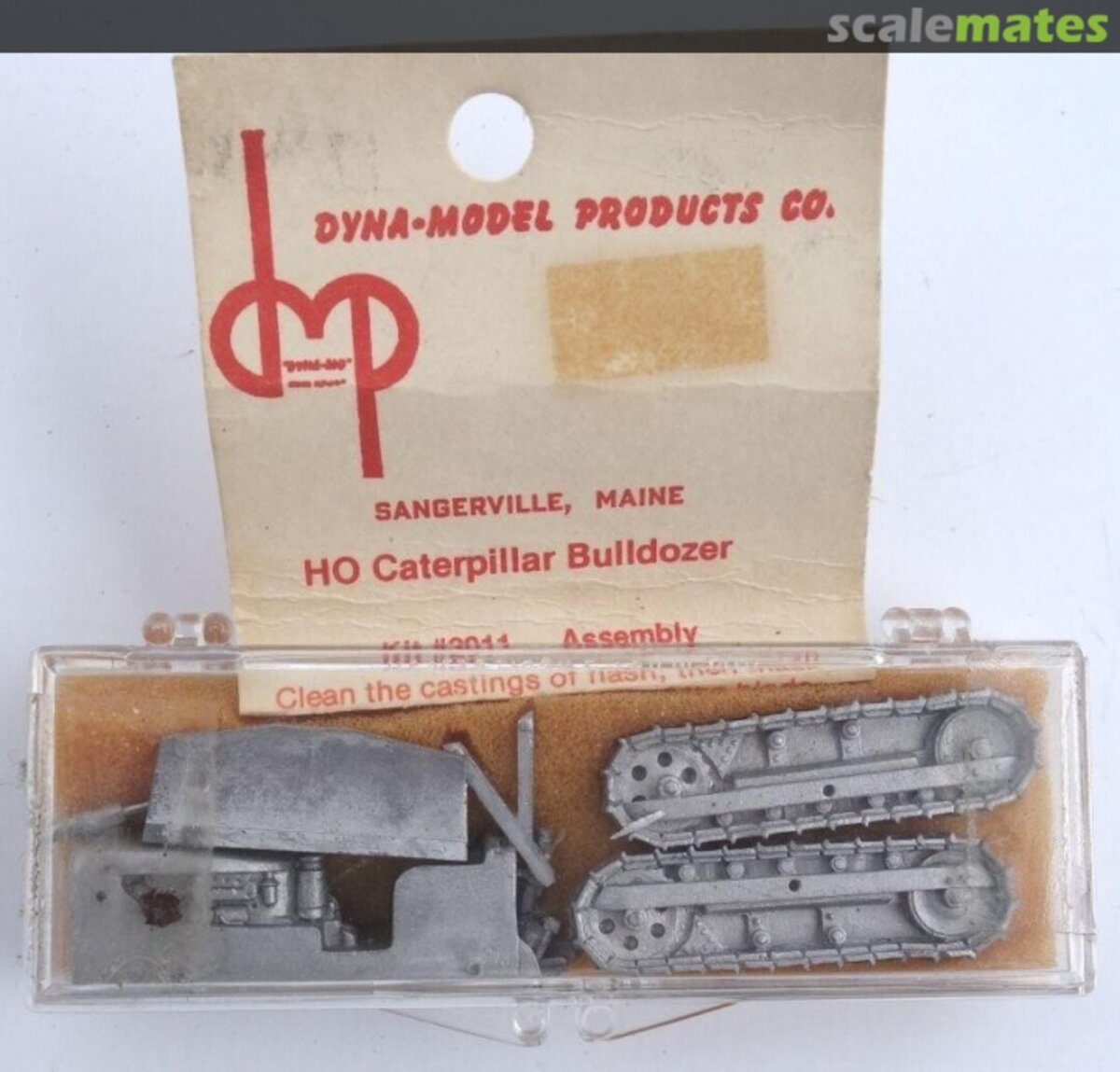 Dyna-Model 20111 1:87 Unpainted Caterpillar Bulldozer  Construction Vehicle Kit