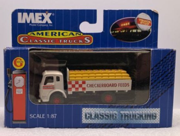 Imex 870194 HO Scale AmericanClassic Checkerboard Feeds International Harvester