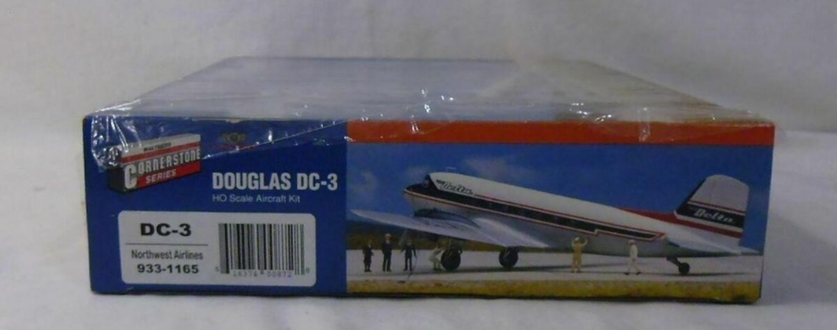 Walthers 933-1165 HO Northwest Airlines Douglas DC3 Kit
