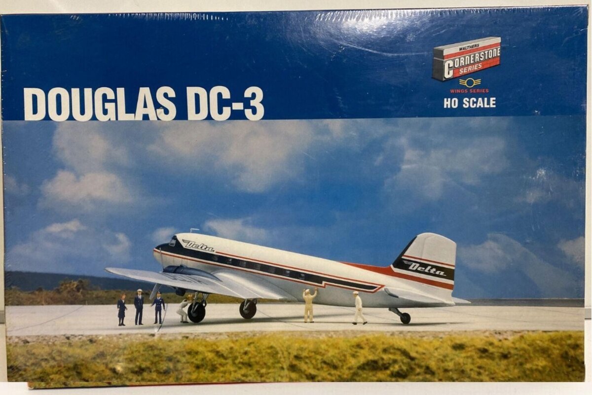 Walthers 933-1166 1:87 Canadian Pacific Airlines Douglas DC-3 Airplane Kit