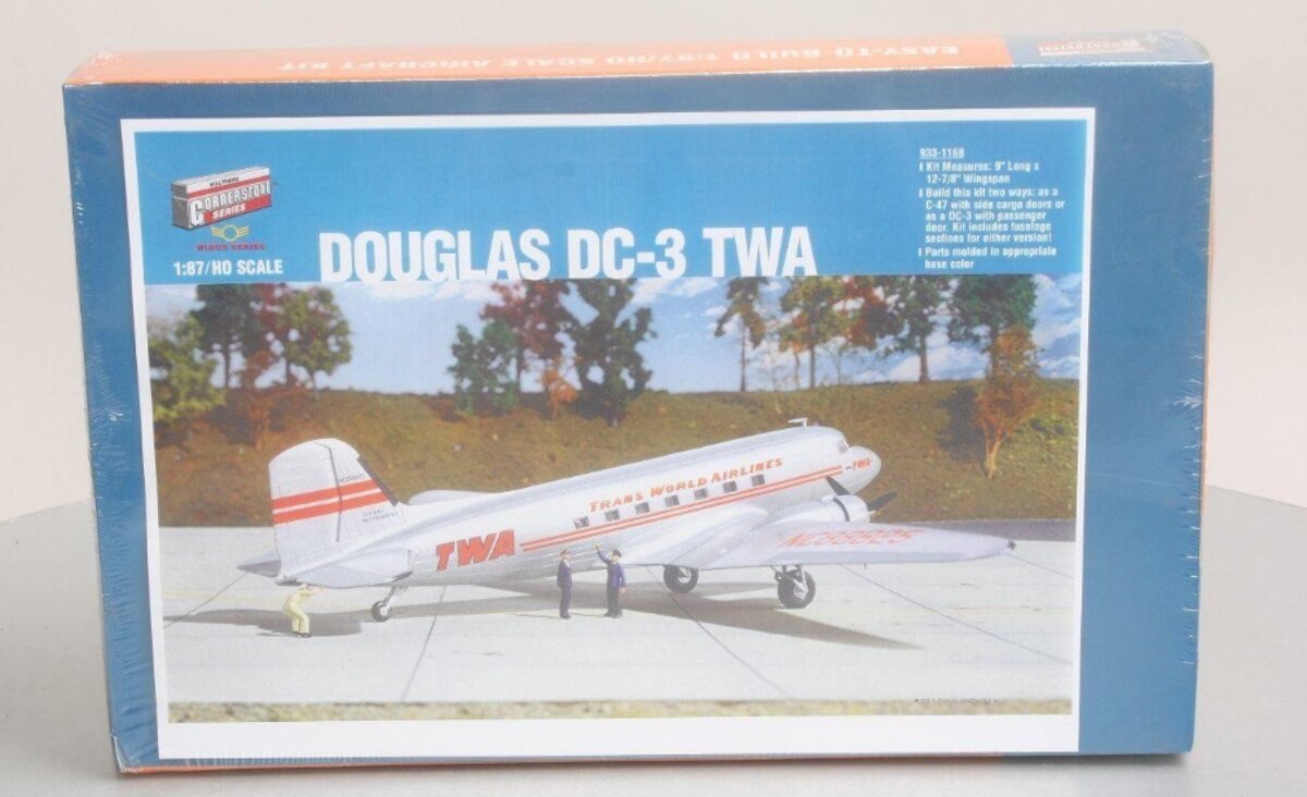 Walthers 933-1168 HO Trans World Airlines Douglas DC-3 Airplaine