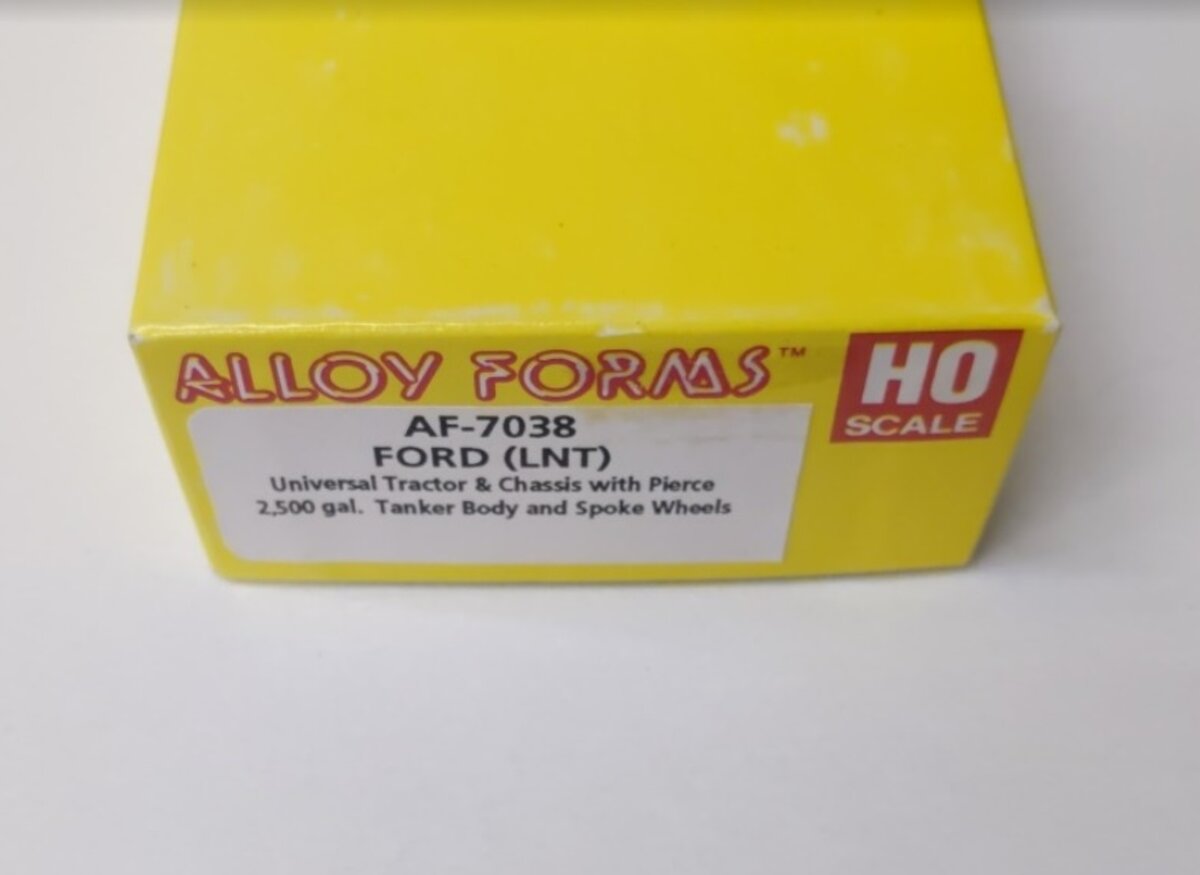 Alloy Forms 7038 HO Ford LN Tractor w/Pierce 2500 Gallon Tanker Body Truck Kit