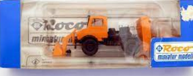 Roco 1496 1:87 Unimog w/Front End Loader