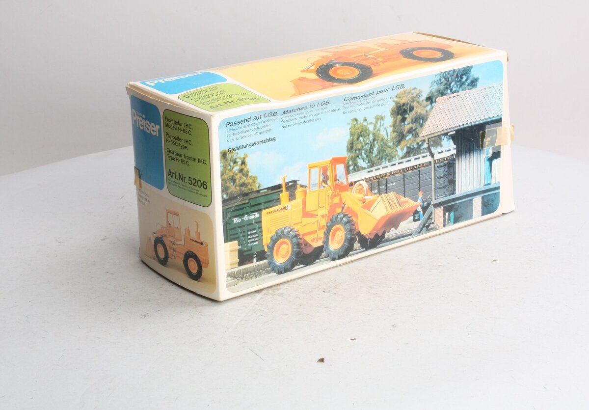 Preiser 5206 G International Harvester Payloader H-65C Type Front Loader Tractor