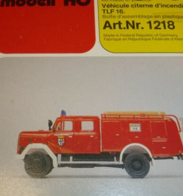 Preiser 1198 HO Magirus ZLF3000 Pumper Plastic Model Kit