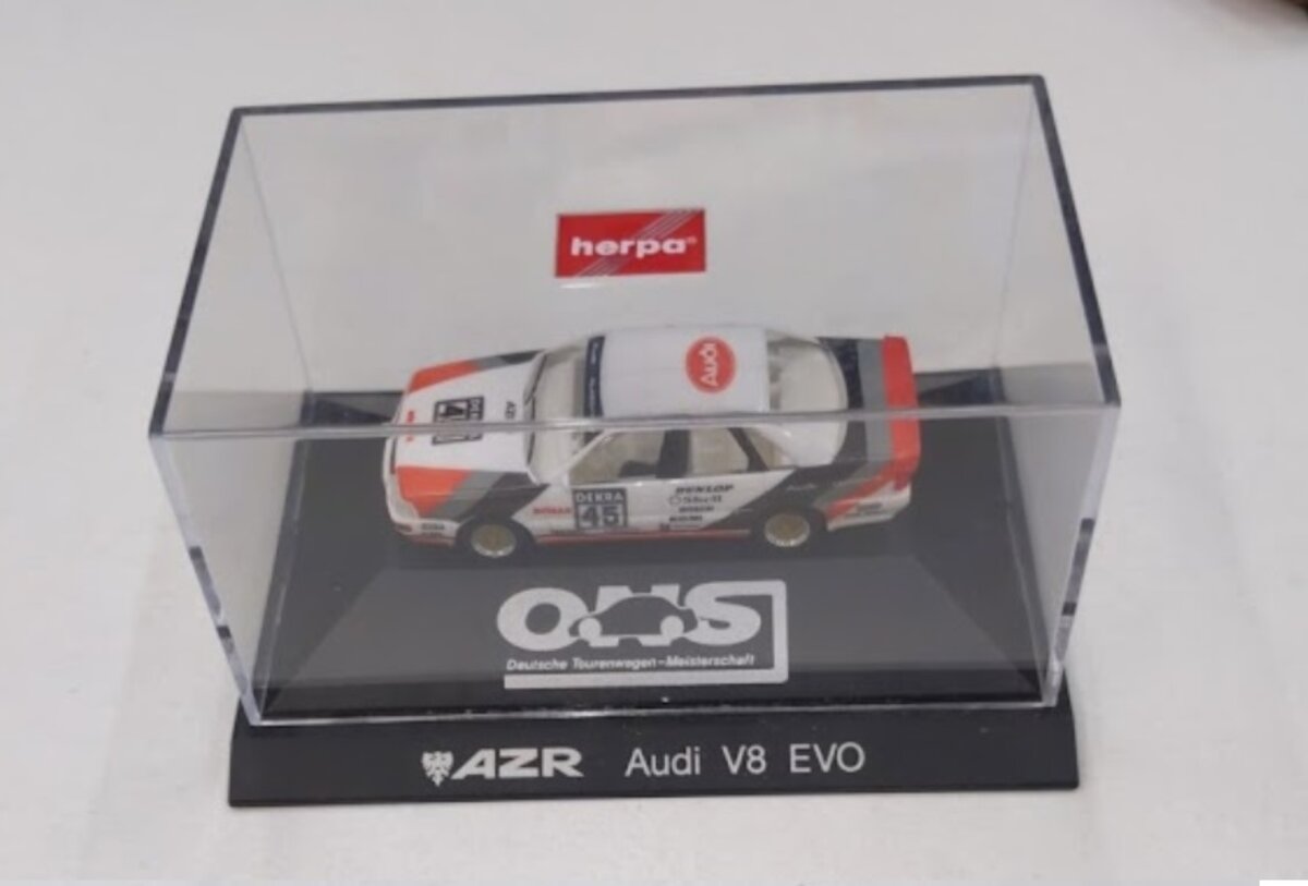 Herpa 35392 HO #45 Audi V8 EVO Racing