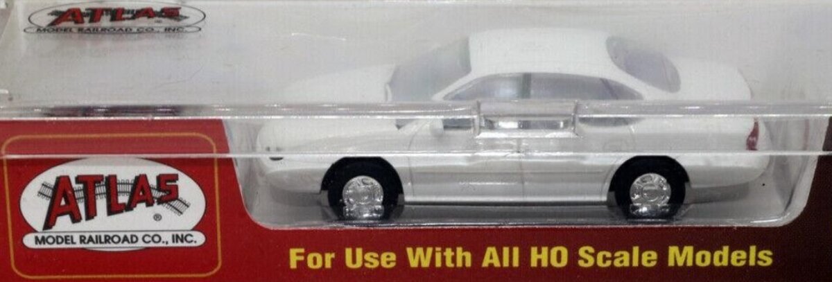 Atlas 1276 HO 1:87 1996 Vibrant White Ford Taurus