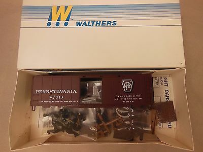 Walthers 932-2051 Pennsylvania X-29 40' Steel Boxcar Kit
