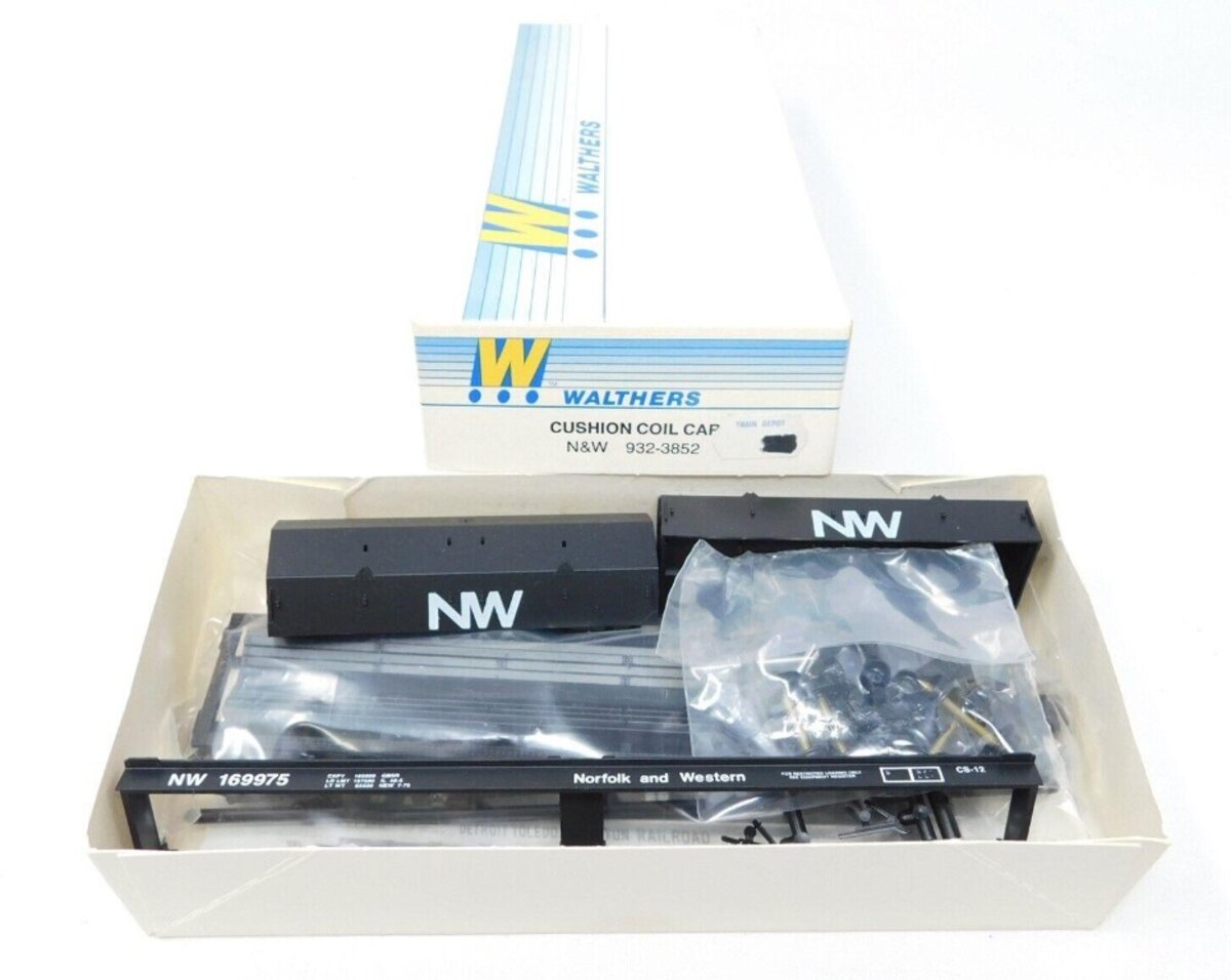 Walthers 932-3852 Norfolk & Western Coushion Coil Car Kit