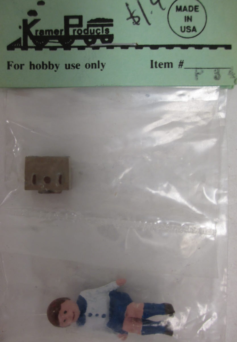 Kramer P-34 O Sitting Boy & Trunk Figures (Set of 2)