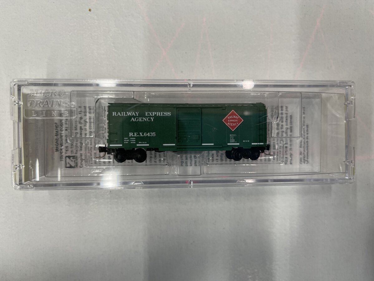Micro-Trains 50000981 Z Scale Railway Express Agency 40' Boxcar