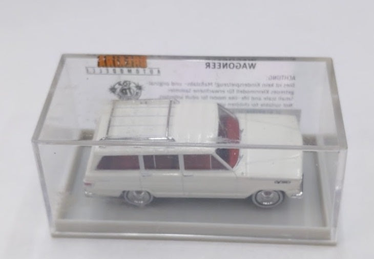 Brekina Automodelle 19851 1:87 Jeep Wagoneer White