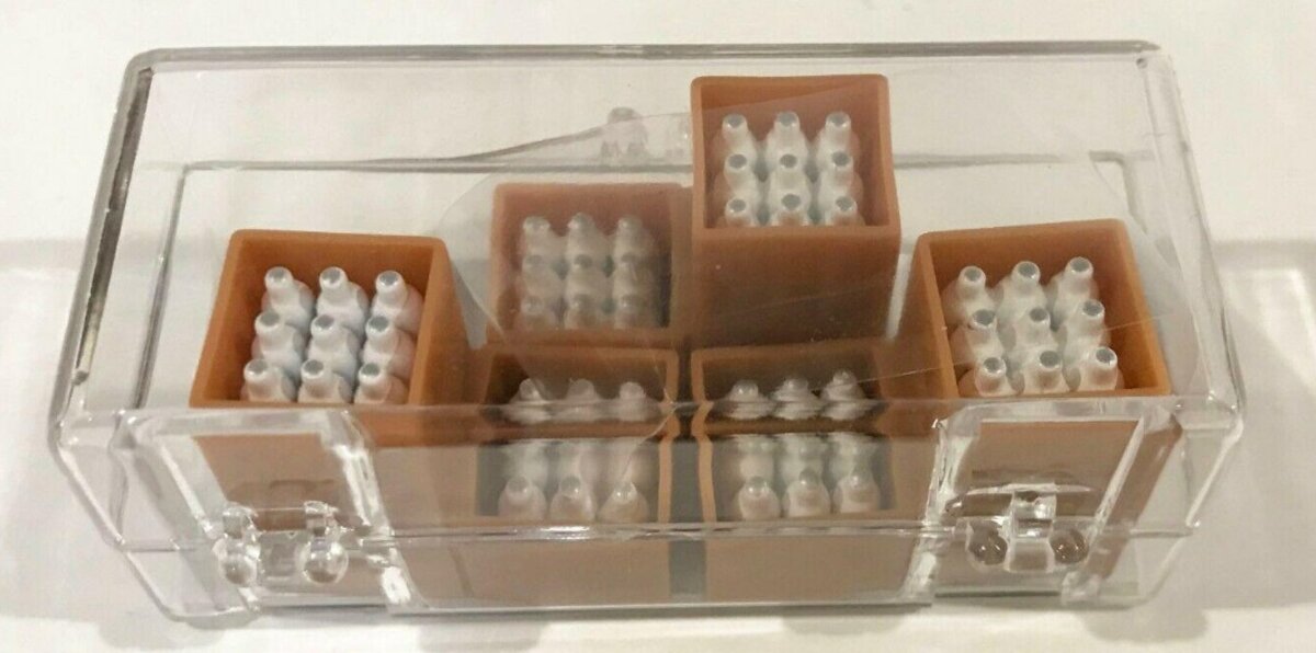 The Ink Well 3 O Scale Milk Crates With Bottles (Set of 3)