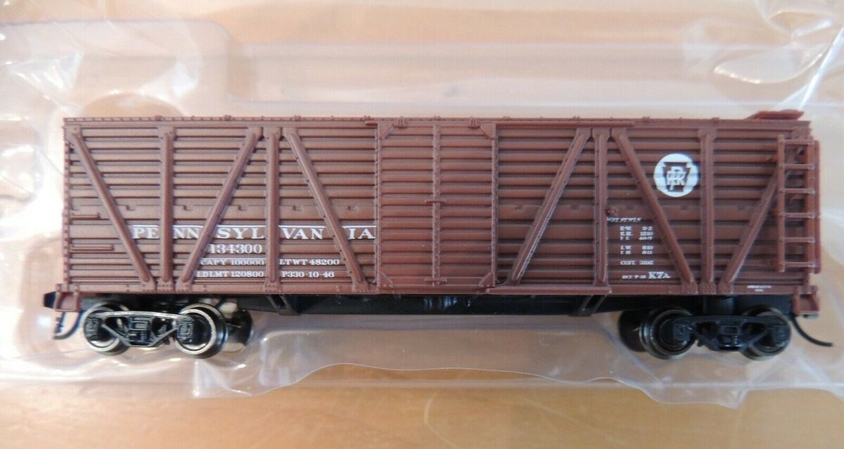Broadway Limited 3560 N Scale AT&SF Stock Car w/Cattle Sounds