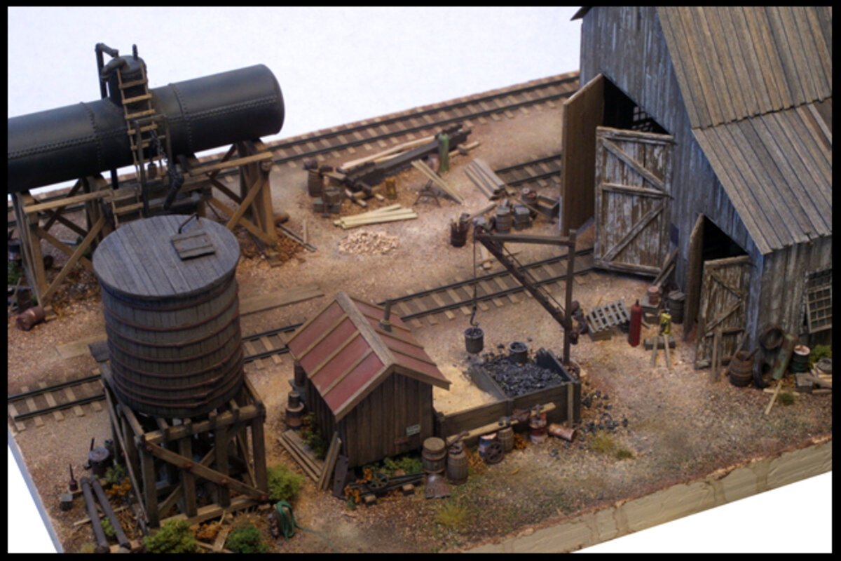 Sierra West 208 HO Loco and Service Shops Craftsman Building Kit