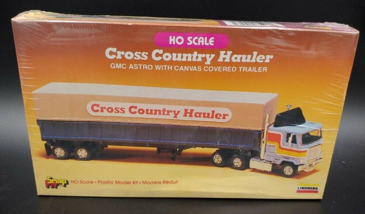 Lindberg 1046 HO Cross Country Hauler GMC Astro Sleeper W/Canvas Trailer Kit