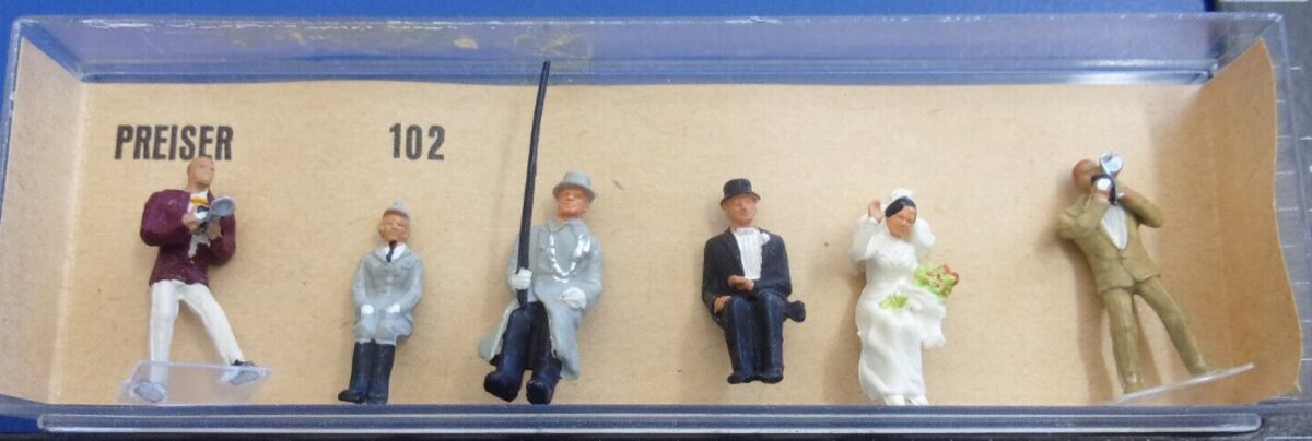 Preiser 102 HO Wedding Progression Seated Guests (Box of 6)