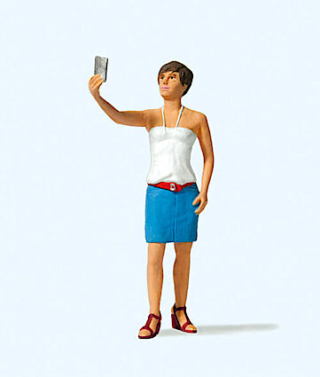 Preiser 45524 G Girl Selfie Pose Figure