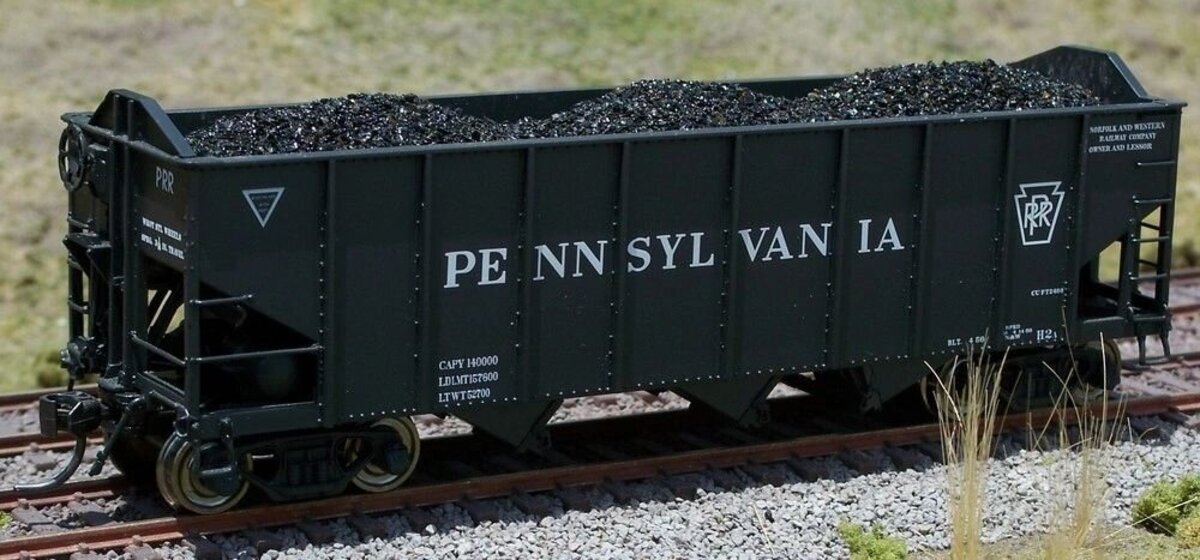 F+N Models 81902 HO B.W.L. 3-Bay Hopper Coal Load (Pack of 2)