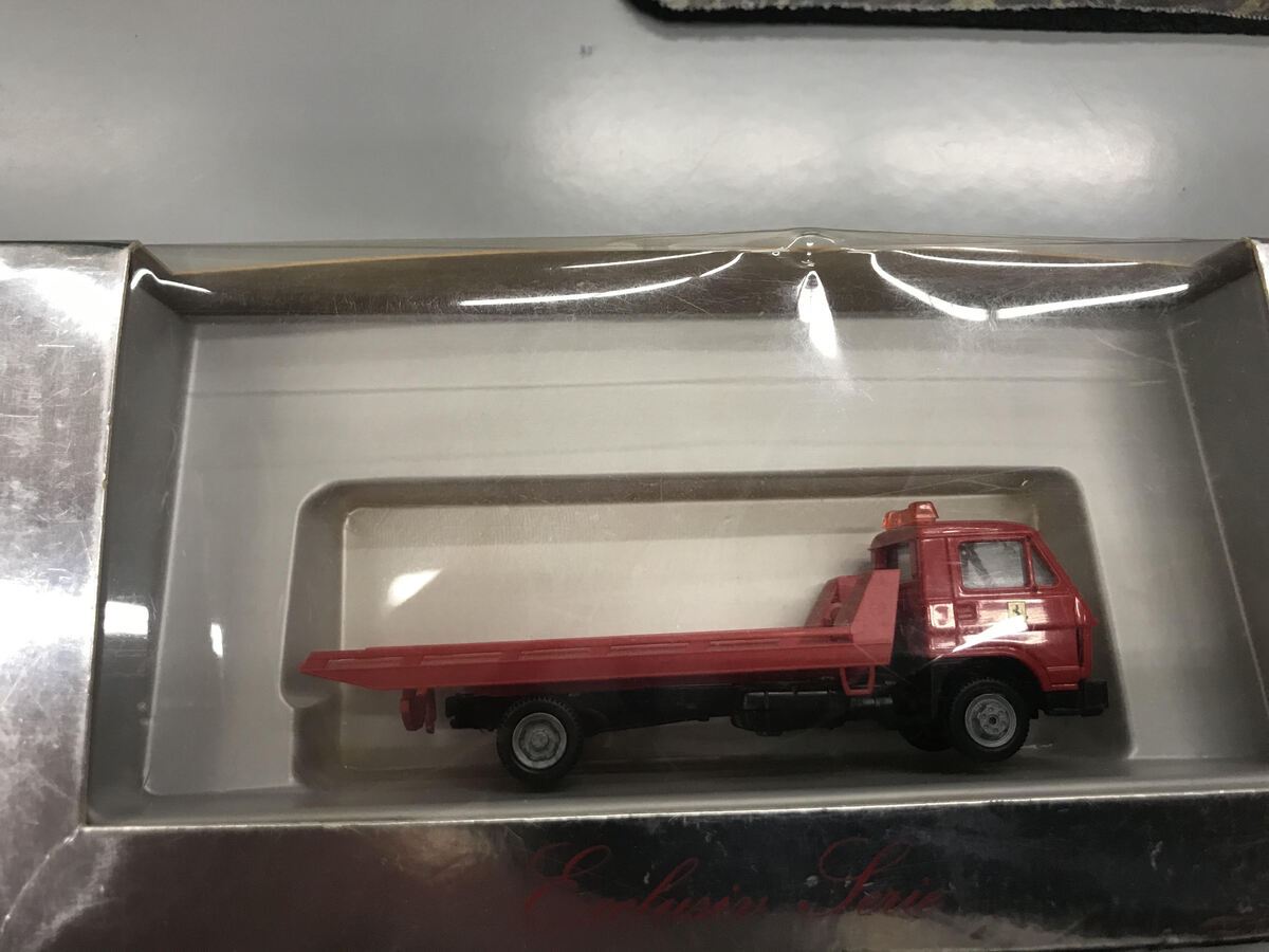 Herpa HO Scale Red Towtruck