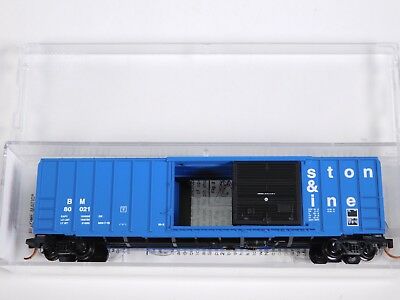 Micro-Trains 02500240 N B&M 50' Single Door Rib Side Boxcar w/o Roofwalk #80021