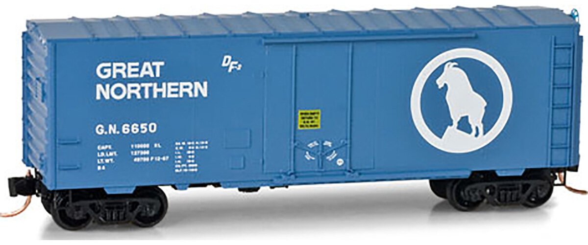 Micro-Trains 07400030 N Great Northern 40' Plug Door Boxcar w/Ladders #6650