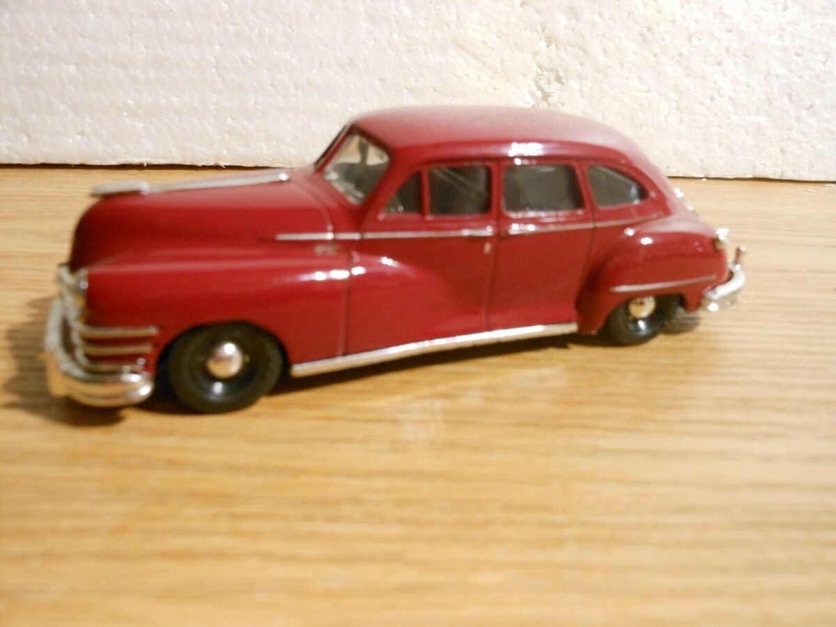 Vitesse 019 O Scale 1947 Red Chrysler Windsor Six Sedan