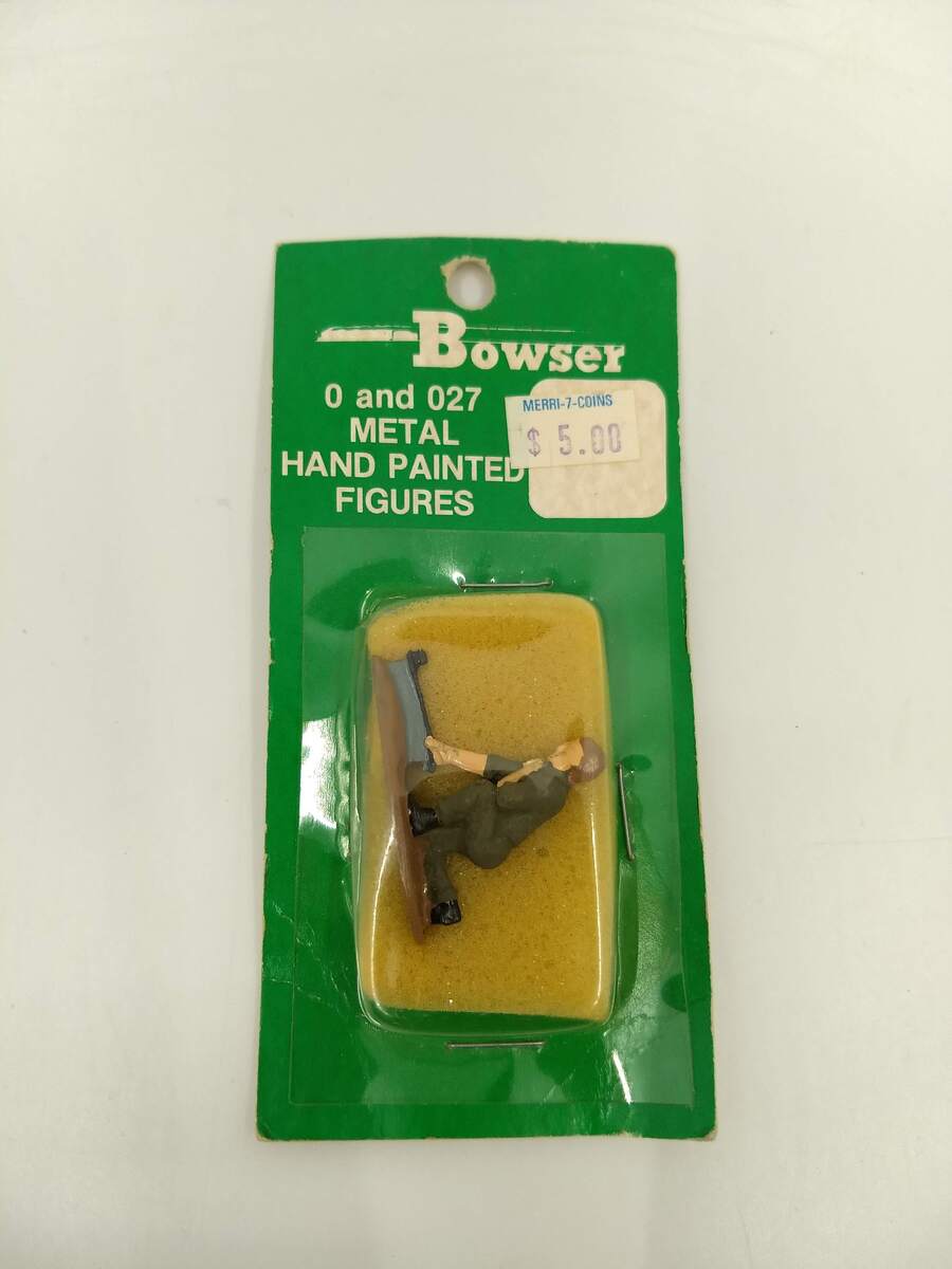 Bowser 13708 Workman Holding Chisel Metal Painted Figure (O and 27)