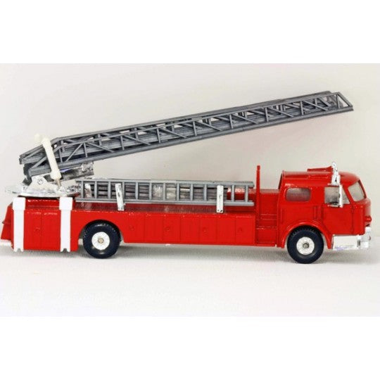 Model Power 8968 O Scale Die Cast Fire Truck with Extending Ladder