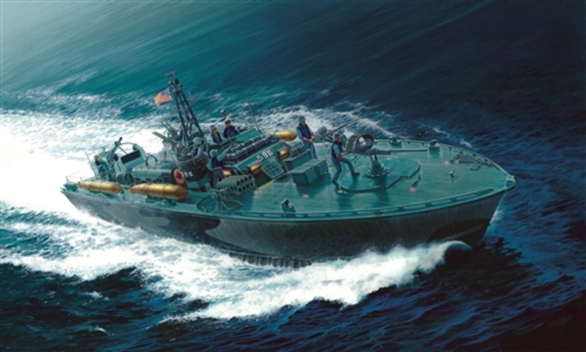 Italeri 5602 1:35 Elco 80' PT - 596 Torpedo Boat Plastic Model Kit