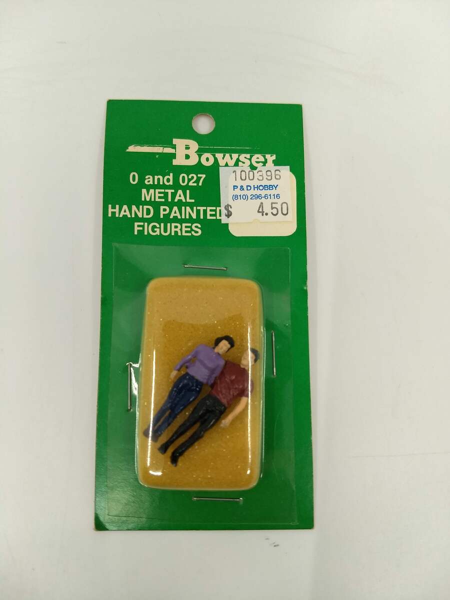 Bowser 013769 O Metal Hand Painted Figures - Couples Arms Around Each Other