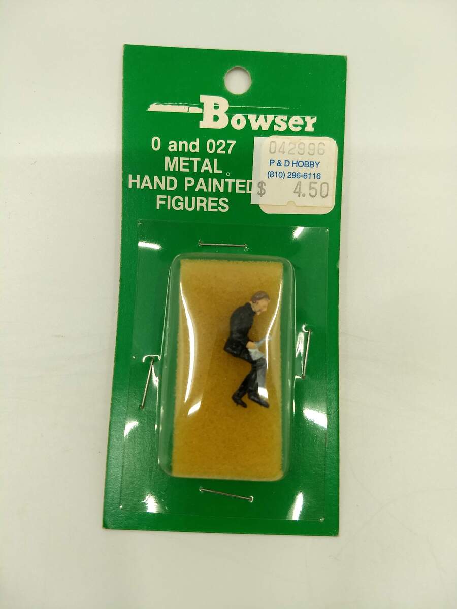 Bowser 013773 O Metal Hand Painted Figures - Seated Man Reading Paper