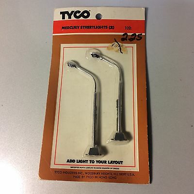 Tyco 102 HO Scale Mercury Streetlights (2 Pack)
