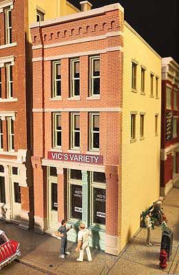 Lunde Studios 37 HO Vic's Variety Store Building Kit