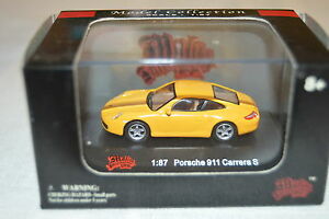 Malibu International 00100 HO Yellow Porsche 911 Carrera S