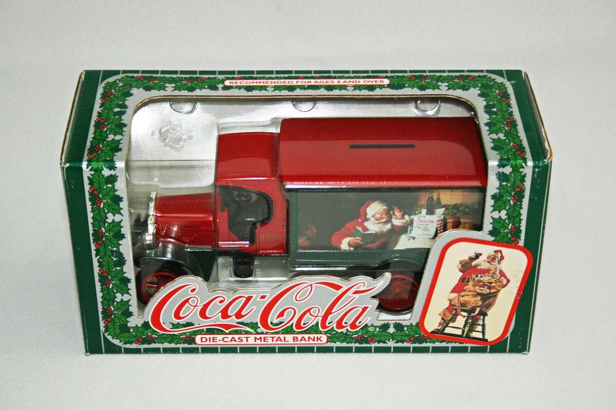 Ertl 2920 Diecast 1:34 1993 Coca-Cola Metal Bank Truck